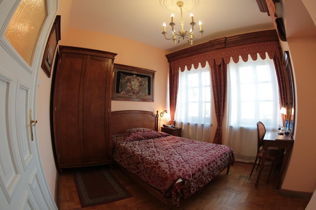 Bed and Breakfast Rezydencja Waksman Люблин Экстерьер фото